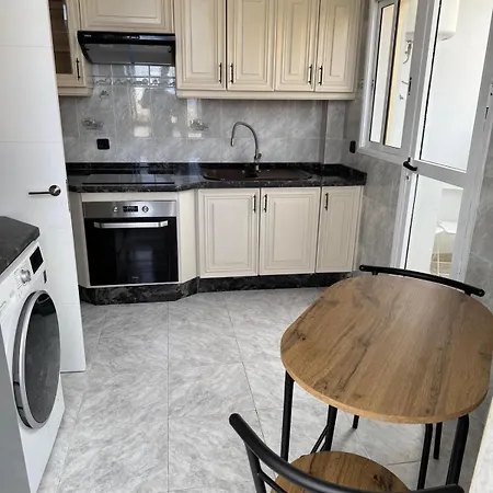 Lejlighed Casa Vicky - 3min Walk From Music Square And